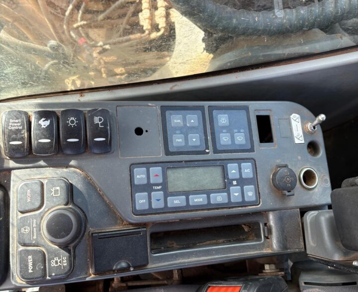 Doosan DX140LC-5 - Crawler Excavators