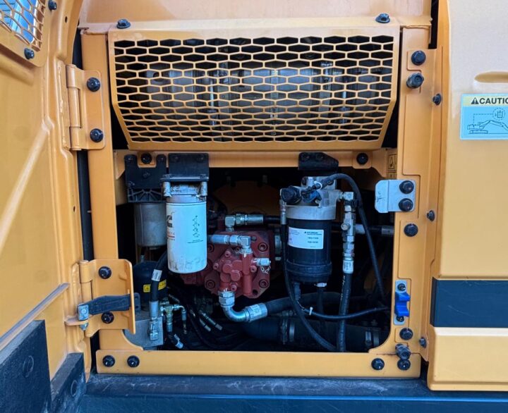 Hyundai HX140L - Crawler Excavators