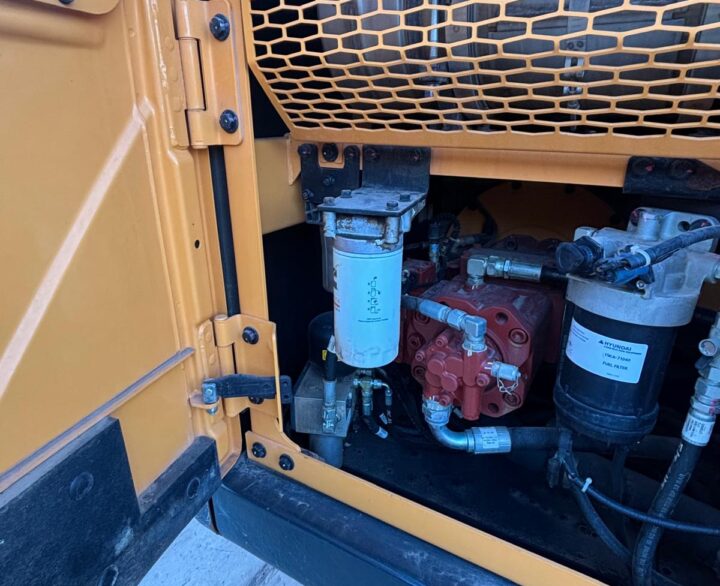 Hyundai HX140L - Crawler Excavators