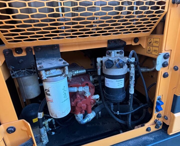 Hyundai HX140L - Crawler Excavators