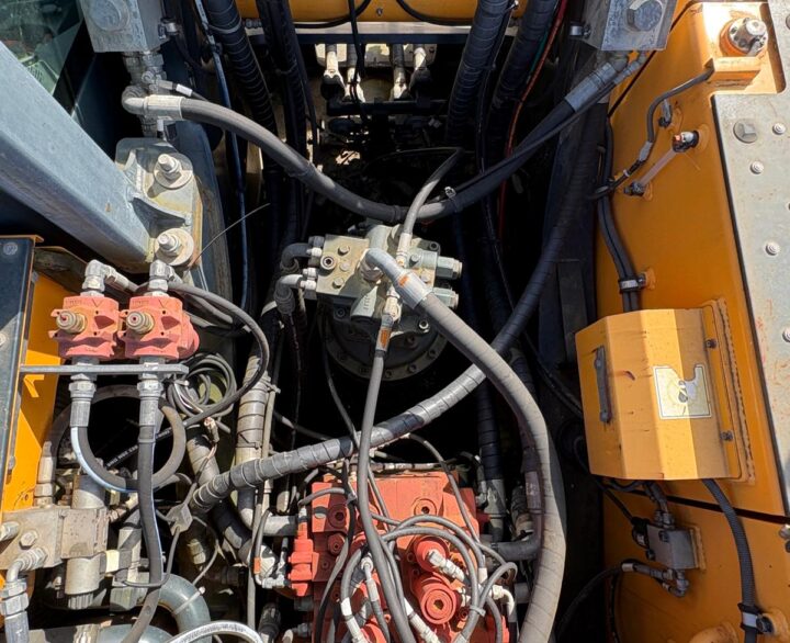 Hyundai HX380 - Crawler Excavators