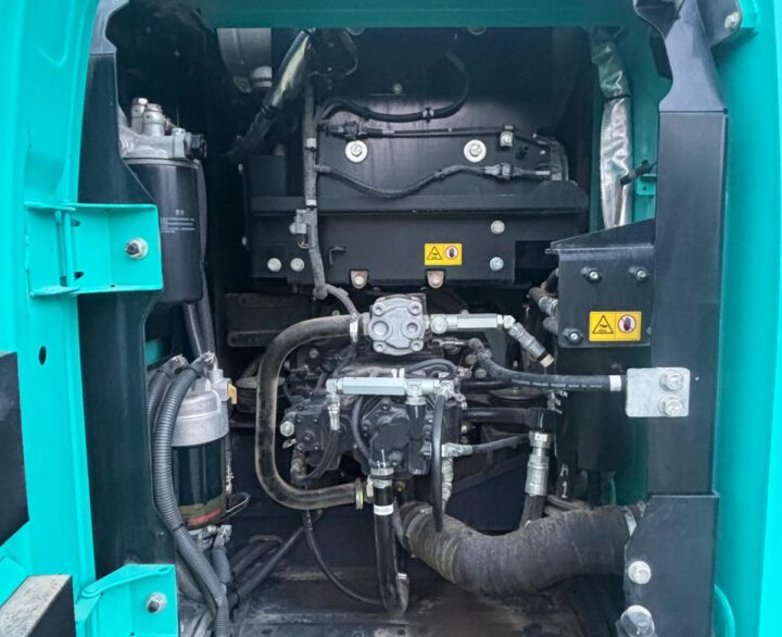 Kobelco SK130LC-11 - Crawler Excavators