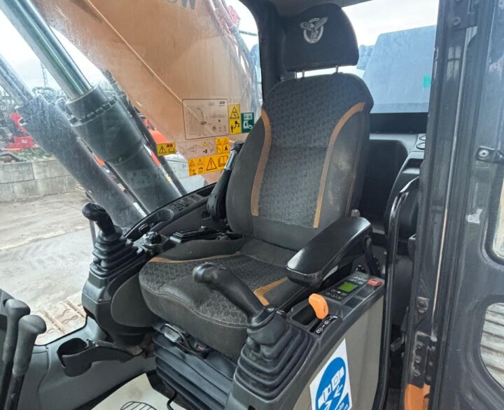 Case CX290D - Crawler Excavators