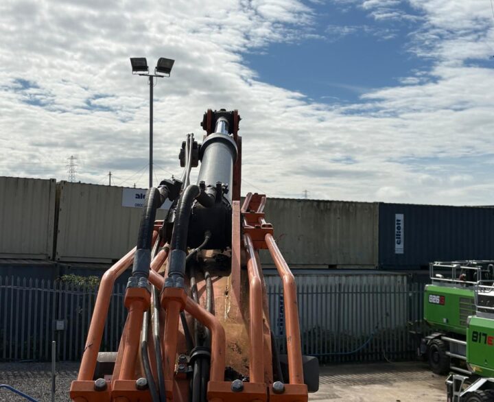 Doosan DX140LC-5 - Crawler Excavators