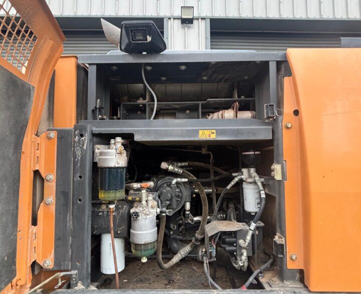 Case CX290D - Crawler Excavators