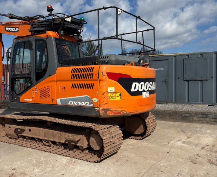 Doosan DX140LC-5 - Crawler Excavators