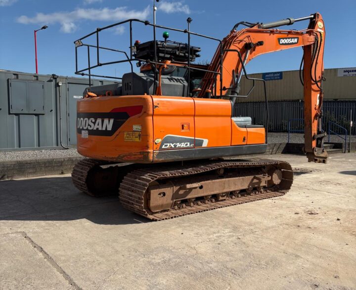 Doosan DX140LC-5 - Crawler Excavators