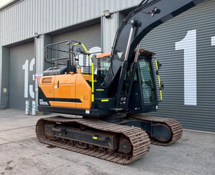 Hyundai HX140L - Crawler Excavators