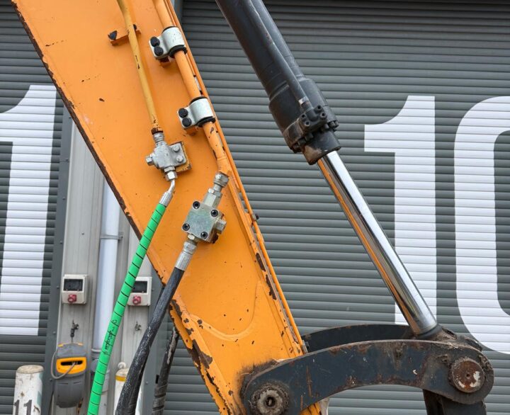 Hyundai HX140L High Rise Cab - Crawler Excavators