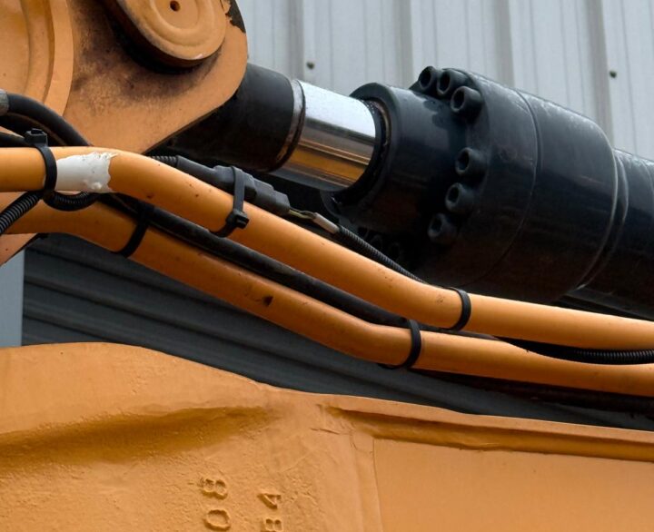 Hyundai HX140L High Rise Cab - Crawler Excavators