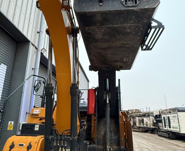 Hyundai HX140L High Rise Cab - Crawler Excavators