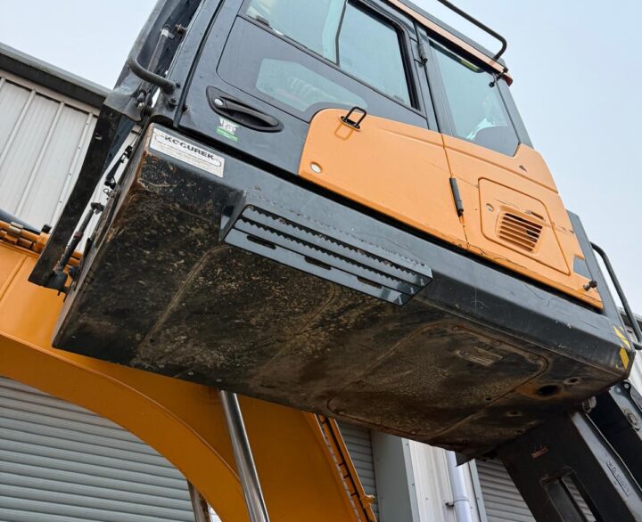 Hyundai HX140L High Rise Cab - Crawler Excavators