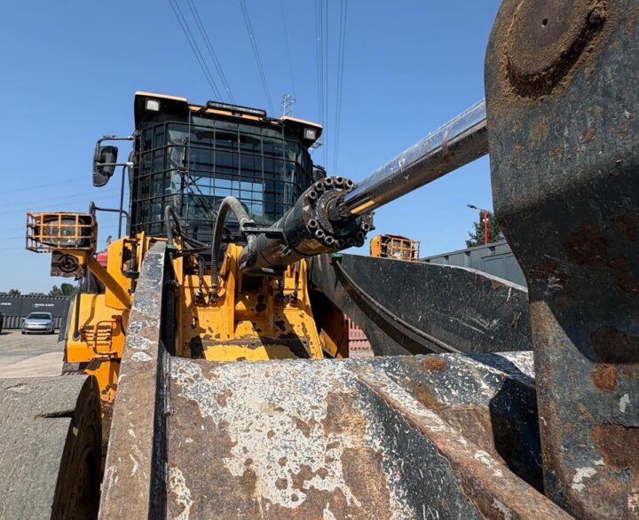 Hyundai HL960AHDXT - Used Wheel Loaders