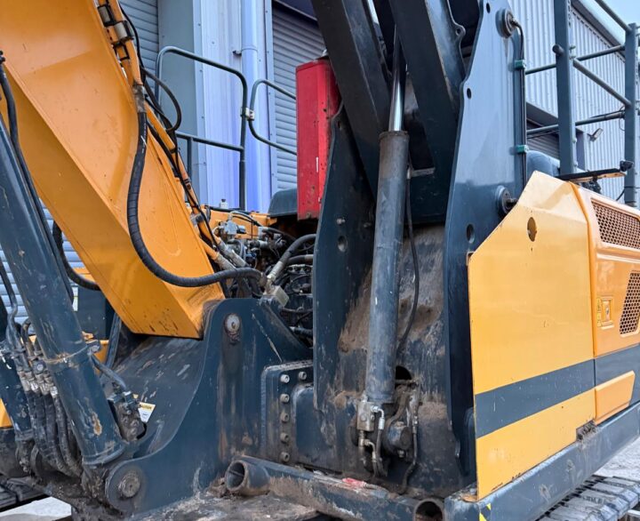 Hyundai HX140L High Rise Cab - Crawler Excavators