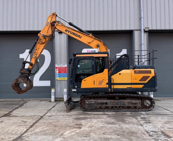 Hyundai HX140L High Rise Cab - Crawler Excavators