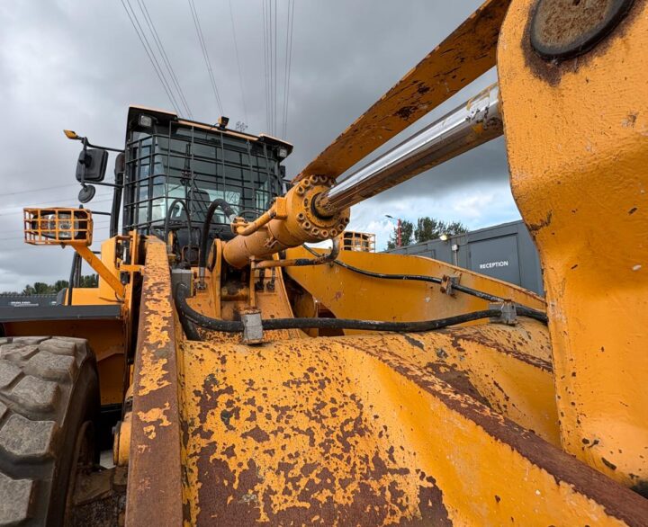 Hyundai HL960HDXT - Used Wheel Loaders