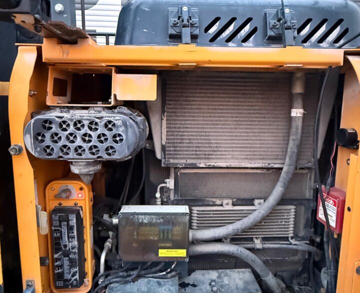 Hyundai HX140L High Rise Cab - Crawler Excavators