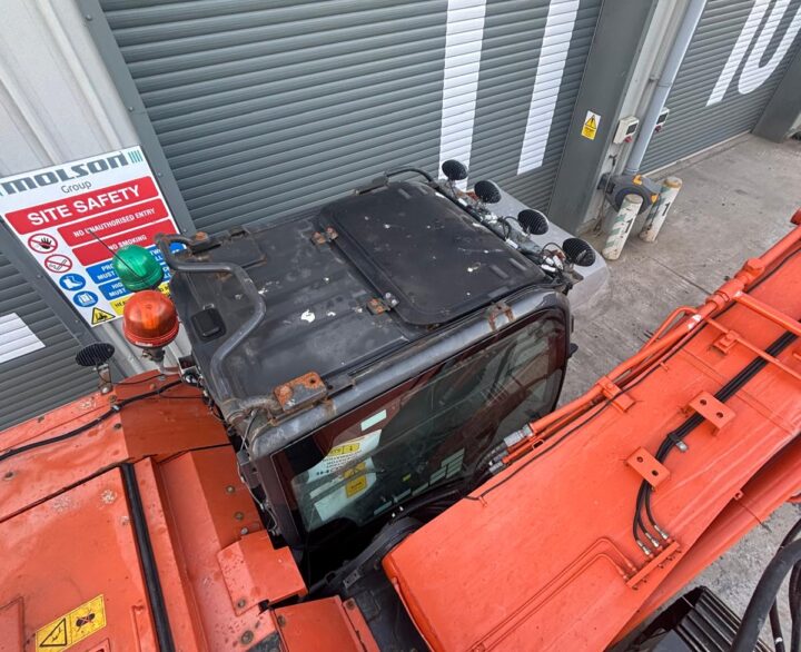 Hitachi ZX225USLC-6 - Crawler Excavators