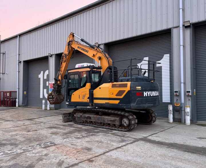 Hyundai HX140L High Rise Cab - Crawler Excavators