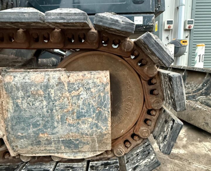Hyundai HX140L High Rise Cab - Crawler Excavators