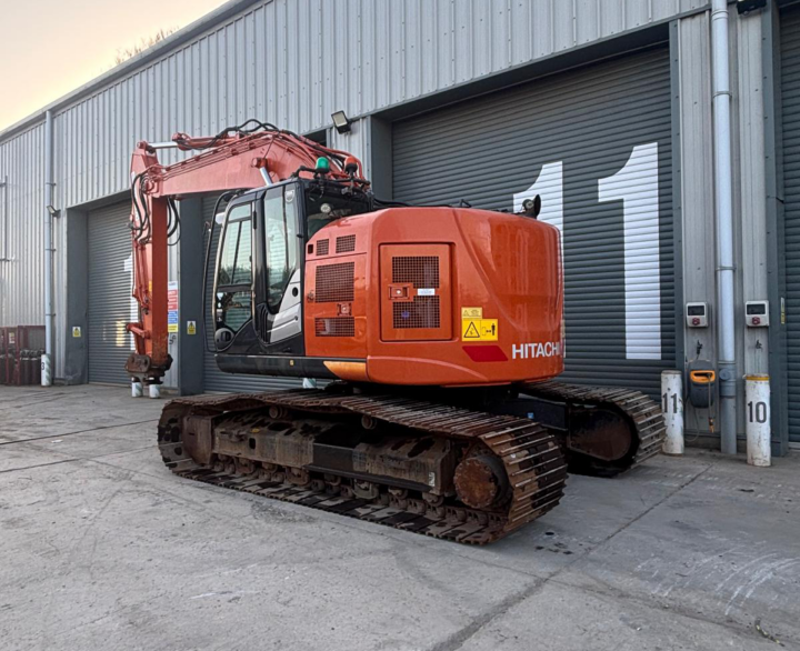 Hitachi ZX225USLC-6 - Crawler Excavators