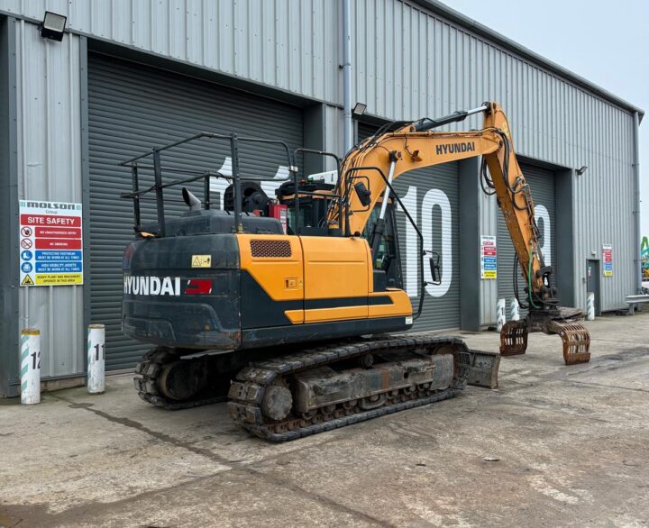 Hyundai HX140L High Rise Cab - Crawler Excavators
