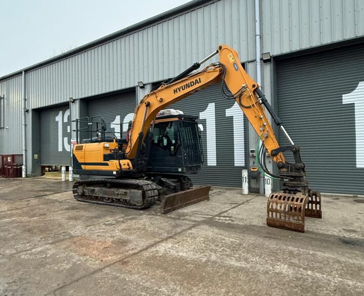 Hyundai HX140L High Rise Cab - Crawler Excavators