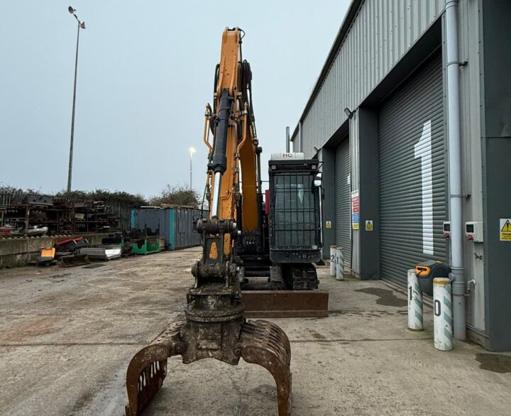 Hyundai HX140L High Rise Cab - Crawler Excavators