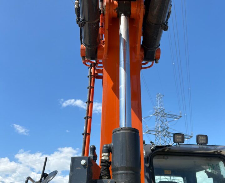 Hitachi ZX85USBR-6 2PB - Mini Excavators