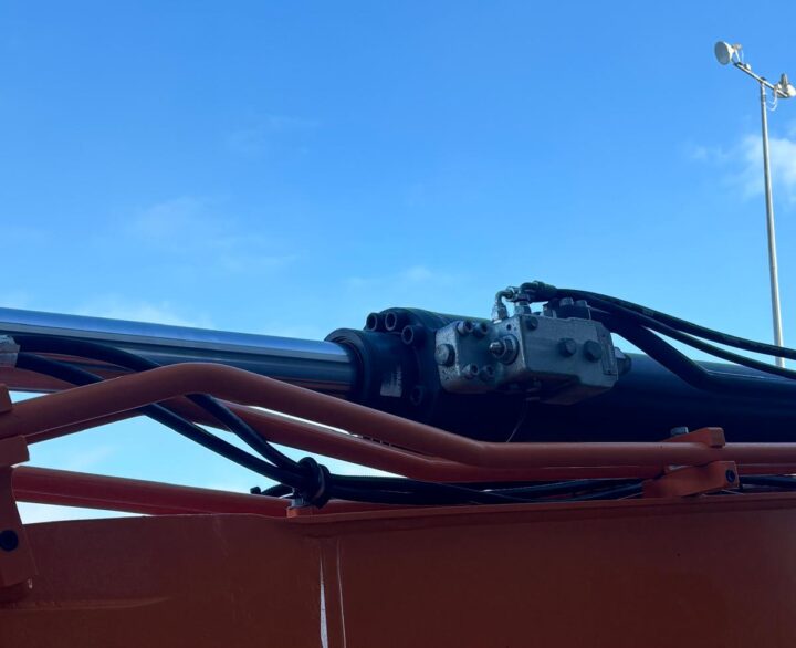 Doosan DX140LC-5 - Crawler Excavators