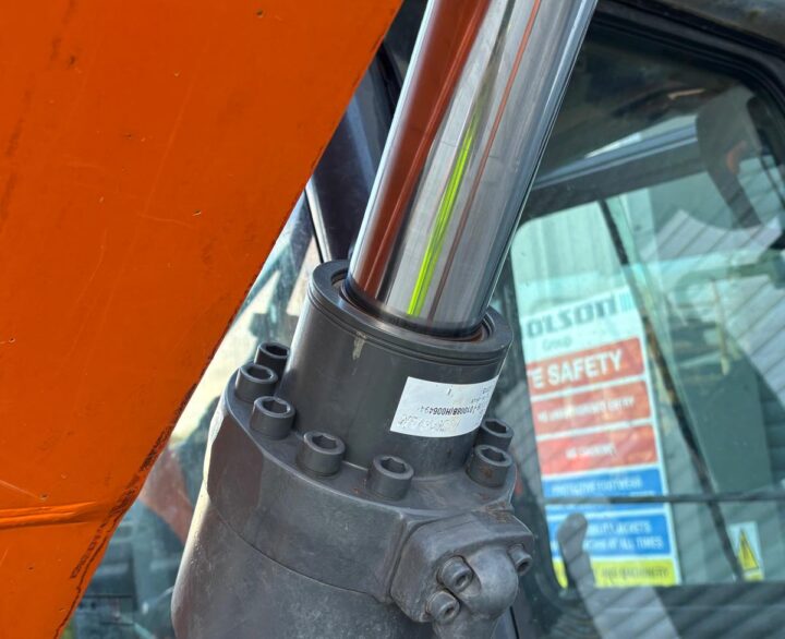 Doosan DX140LC-5 - Crawler Excavators