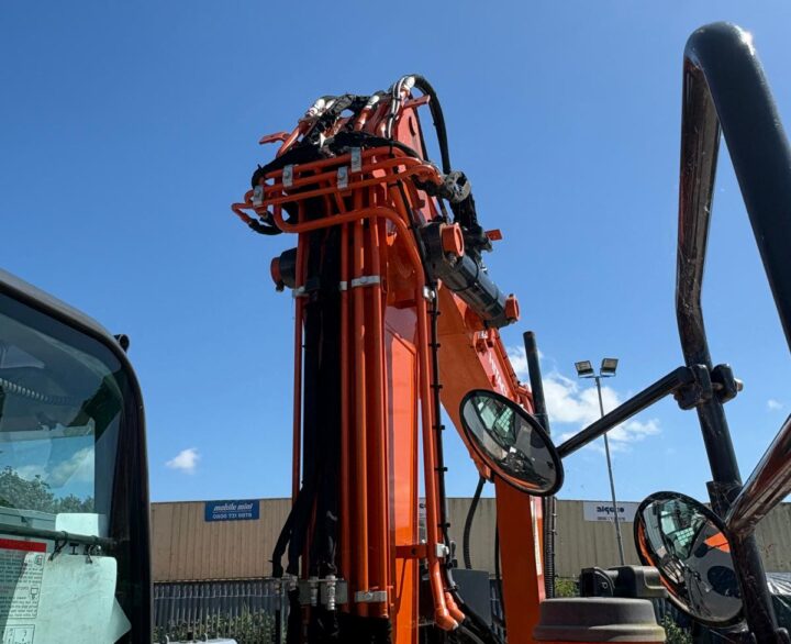 Hitachi ZX85USBR-6 2PB - Mini Excavators