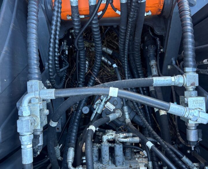 Doosan DX140LC-5 - Crawler Excavators