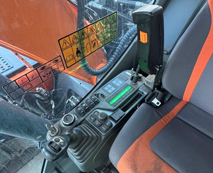 Doosan DX140LC-5 - Crawler Excavators