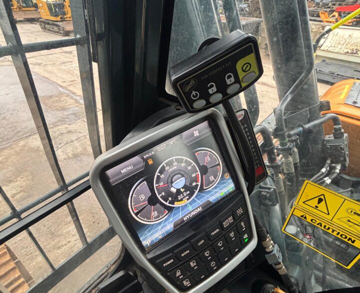 Hyundai HX380AL - Crawler Excavators