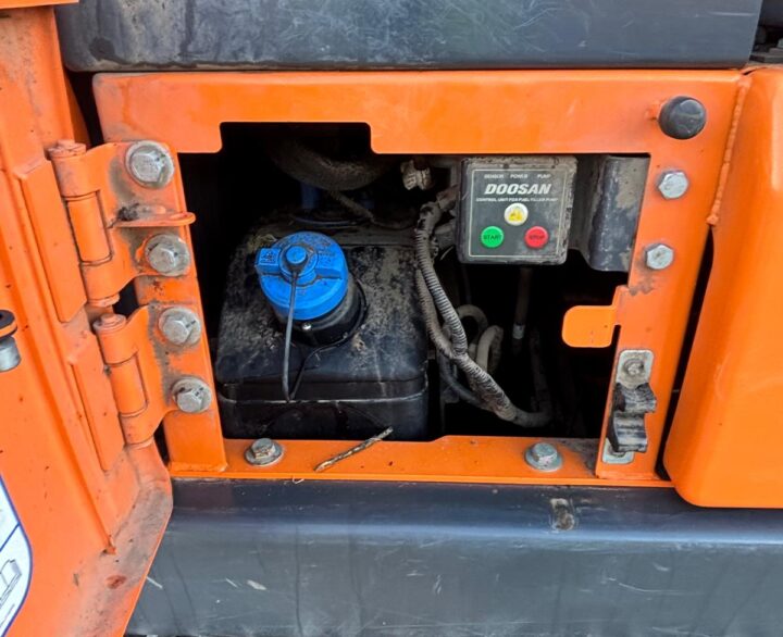 Doosan DX140LC-5 - Crawler Excavators