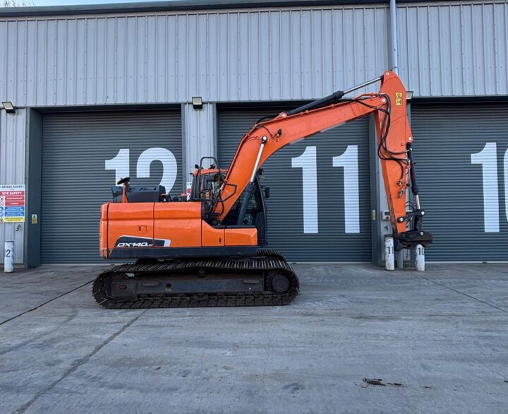 Doosan DX140LC-5 - Crawler Excavators