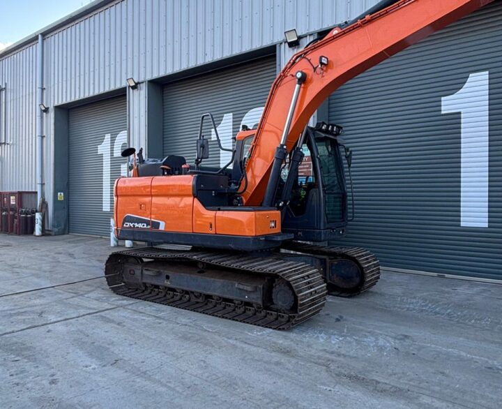 Doosan DX140LC-5 - Crawler Excavators