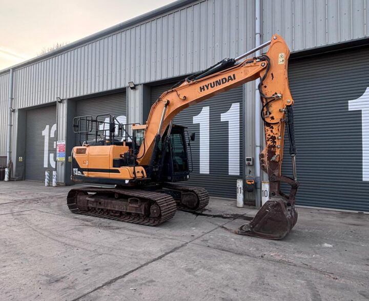 Hyundai HX140L - Crawler Excavators