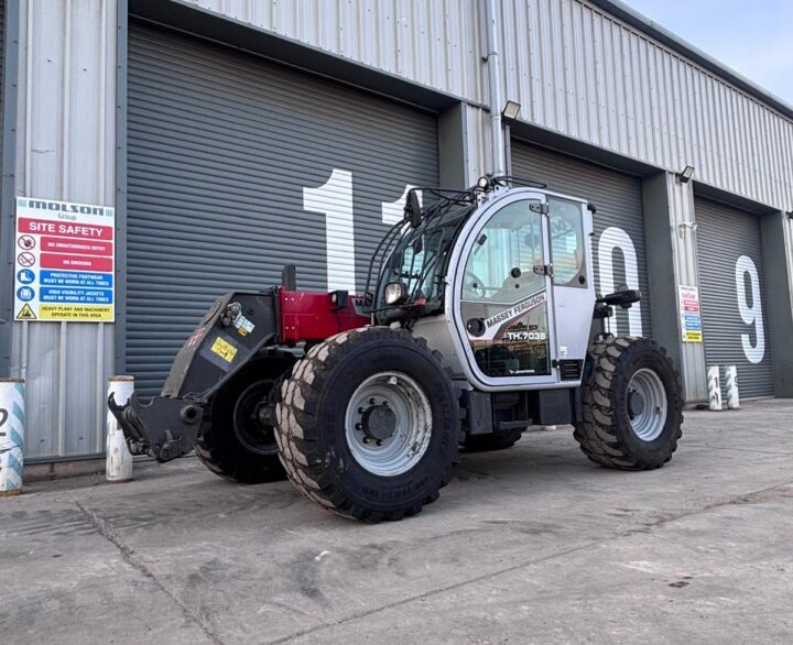 Massey Ferguson TH7038