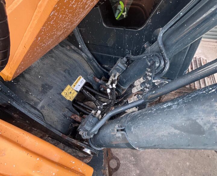 Hyundai HX140L - Crawler Excavators