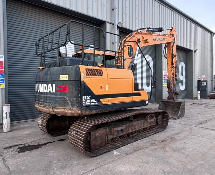 Hyundai HX140L - Crawler Excavators