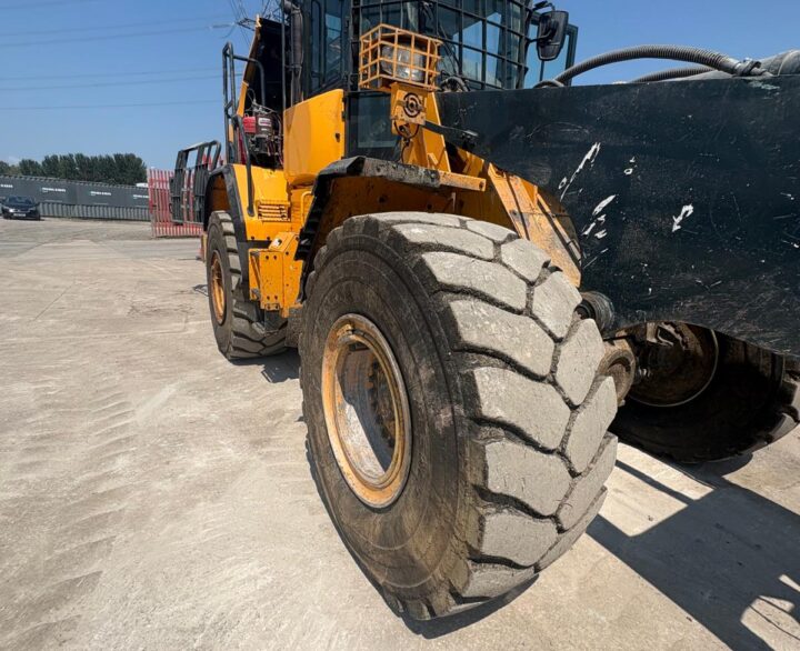Hyundai HL960AHDXT - Used Wheel Loaders
