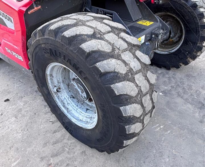 Massey Ferguson TH7038 - Telehandlers