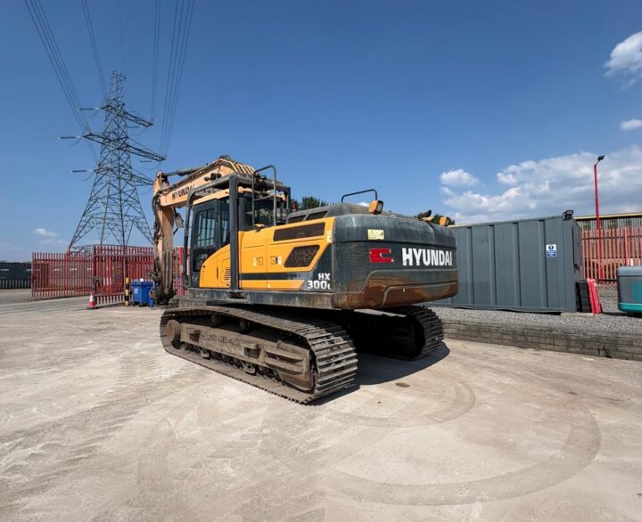 Hyundai HX300L - Crawler Excavators