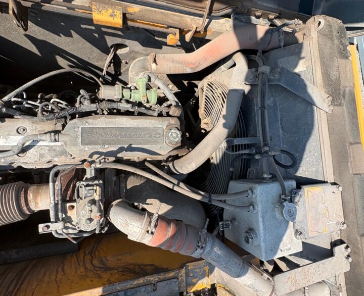 Hyundai HX300L - Crawler Excavators