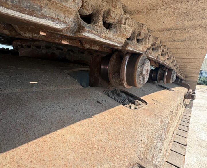 Hyundai HX300L - Crawler Excavators