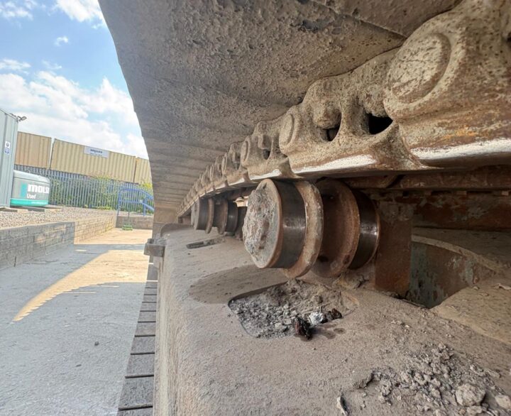 Hyundai HX300L - Crawler Excavators