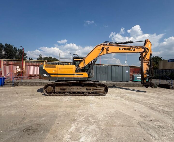 Hyundai HX300L - Crawler Excavators