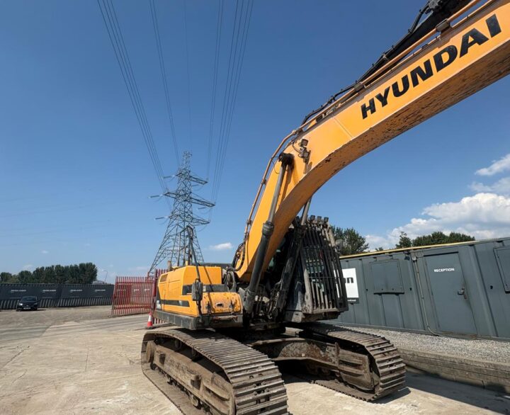 Hyundai HX300L - Crawler Excavators